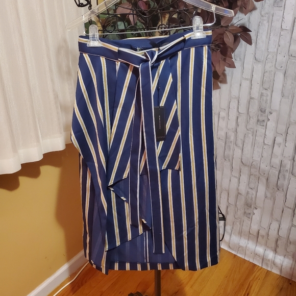 BCBGMAXAZARIA Asymmetrical Striped Skirt - Picture 3 of 14
